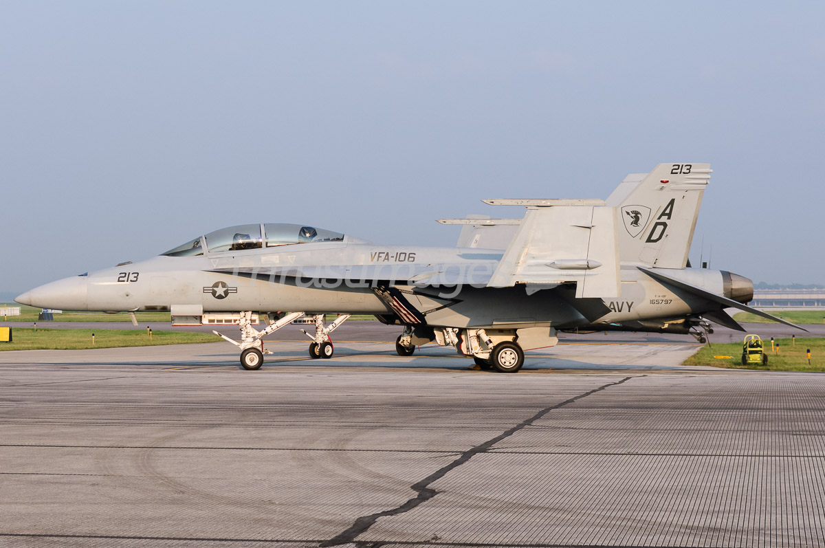 Boeing F/A-18F Super Hornet 165797 / AD-213 (cn 1525/F023)